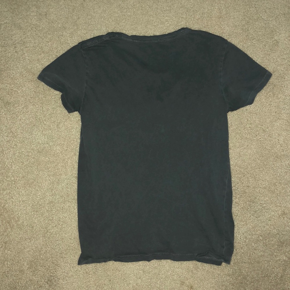 a cute new grey T-shirt! - Picture 2 of 2